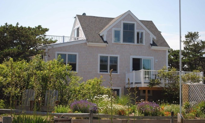 South Wellfleet Cabaña | Hermosa Ocean Cottage con A / C