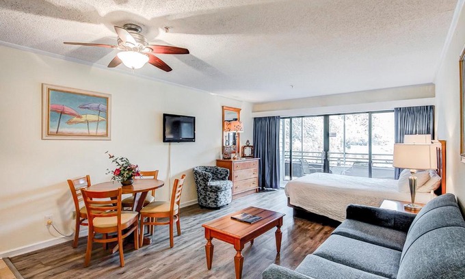 Myrtle Beach Hotel | Ocean Creek 2130