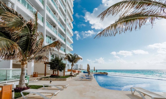 Punta Cancún Hotel | Ocean Dream Cancun by GuruHotel