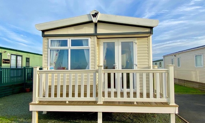 Morecambe Casa | Ocean Edge Holiday Park Family holiday home with spectacular sea views