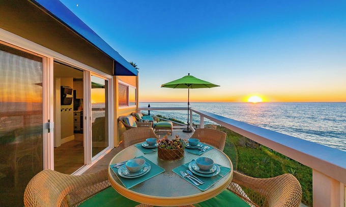 Ocean Beach Condominio | OCEAN FRONT 2BD with Large Private Patio, Outdoor Dining, Parking, Views & Sunshine!