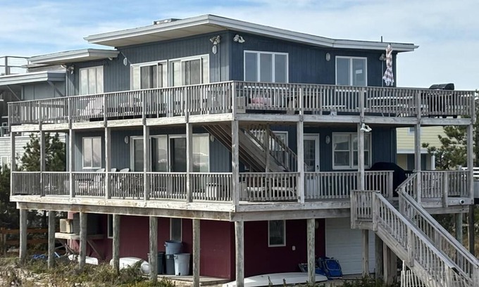 Harvey Cedars Apartamento | Ocean front 3 bedroom 1 bath 2nd floor with great ocean views