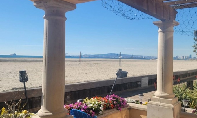 North Long Beach Apartamento | Ocean-Front Beach Studio Apartment On the Sand, kitchenette, Great wi-fi