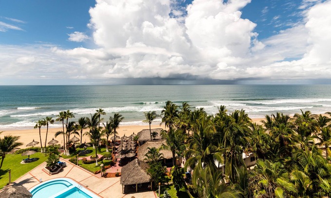 Quintas del Mar Condominio | Ocean front beautiful condo.