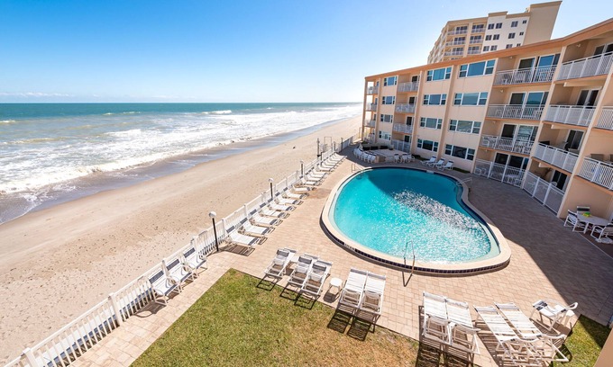 Satellite Beach Condominio | Ocean Front Complex -Hermosas vistas al mar! ¡No puedo acercarme más al océano!
