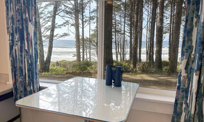 Yachats Cabaña | Ocean Front, Cottage at Oregon House, Stairs to the Beach!