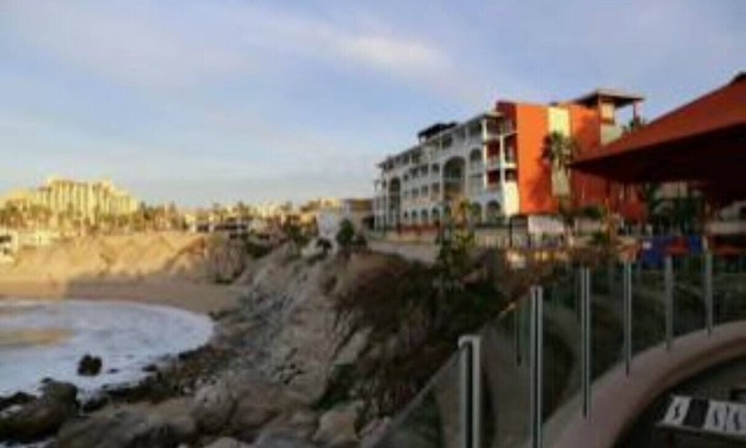 Cabo Bello Complejo | Ocean Front Deluxe Villa with Swimmable Beach ! Sleeps 4 / 473 sq ft