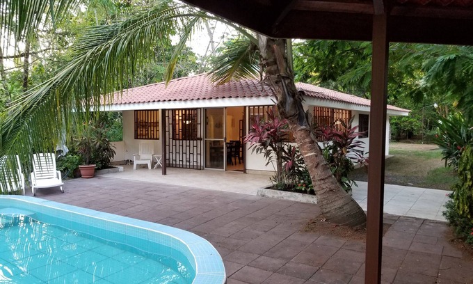 Parrita Casa | Casa frente al mar! Playa Bandera, Parrita, Costa Rica - WIFI gratuito. ¡Prueba el surf!