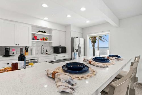 Village of La Jolla Casa | Ocean front luxury penthouse w AC & ocean views