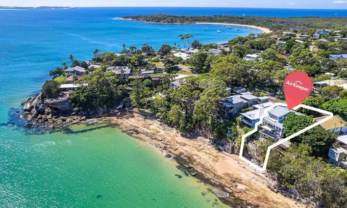 Bundeena Casa | Ocean Front Luxury The Lambeth Walk