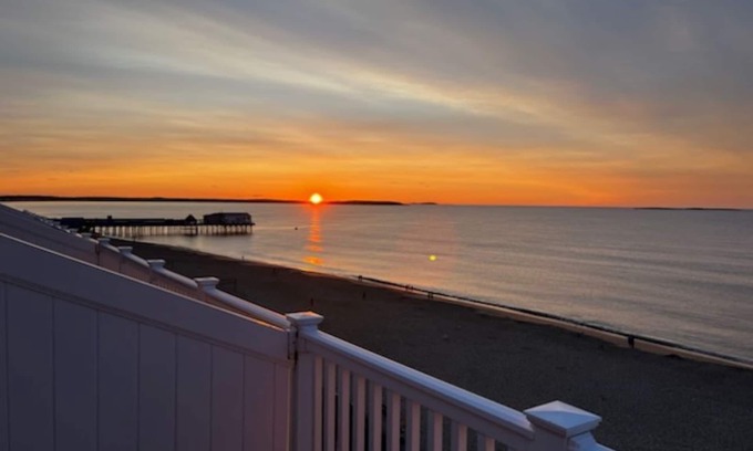 Old Orchard Beach Apartamento | Ocean Front Penthouse suite, Luxurious 2-bedroom,1350 sqft,2 decks, A++ location