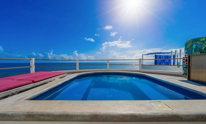 Colonia Meteorológico Casa | Ocean Front Penthouse w/ Private Pool & Views!