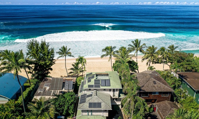 Pupukea Casa | Ocean Front Pipeline Estate! Front row seat to the Pipeline Masters surf event!