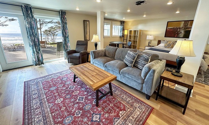 Yachats Apartamento | Ocean Front Studio, Heron at Oregon House, Stairs to the Beach!