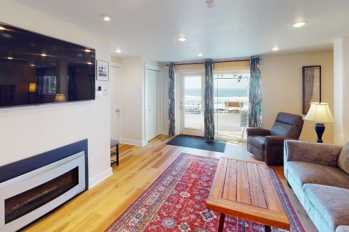 Yachats Apartamento | Ocean Front Studio, Heron at Oregon House, Stairs to the Beach!