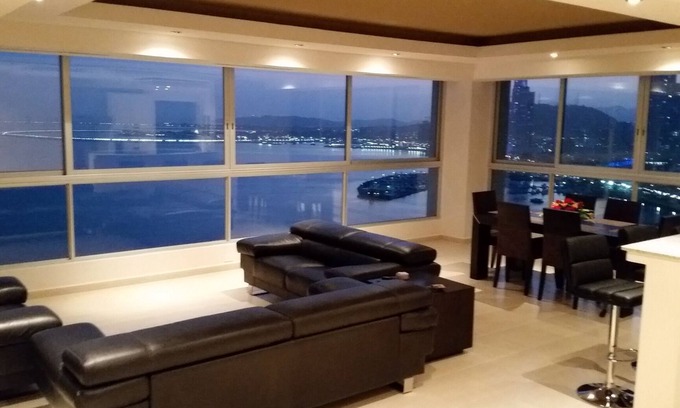 Marbella Condominio | Frente al mar, Super View, Al lado de Hilton WiFi