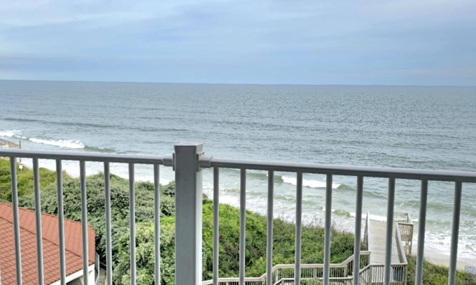 McCutcheon Field Condominio | OCEAN FRONT 2-bedroom condo in North Topsail Beach