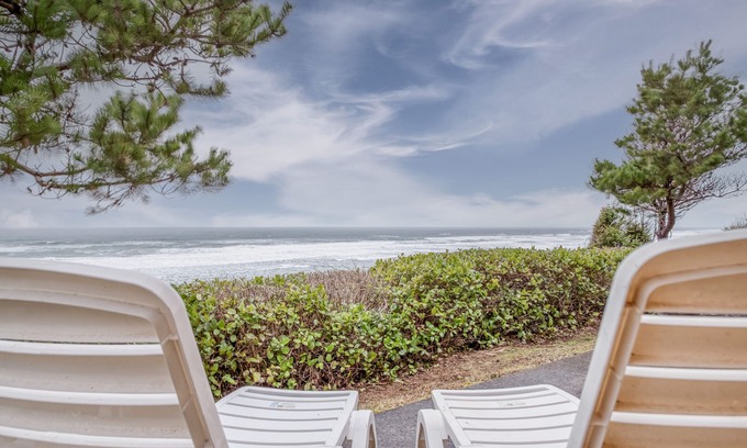 Seal Rock Casa | Ocean Front Vacation Home Just North of Seal Rock,