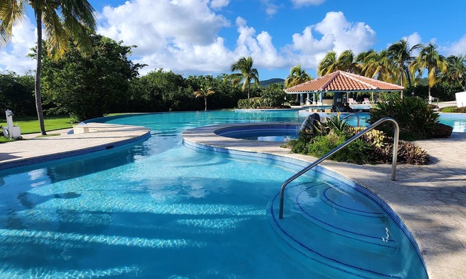 Fraile Apartamento | Ocean Front Via Maris Villa with Big Pool! at Culebra, PR