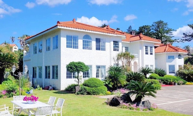 Aewol Villa | Ocean-front Villa, Perfect place for gathering
