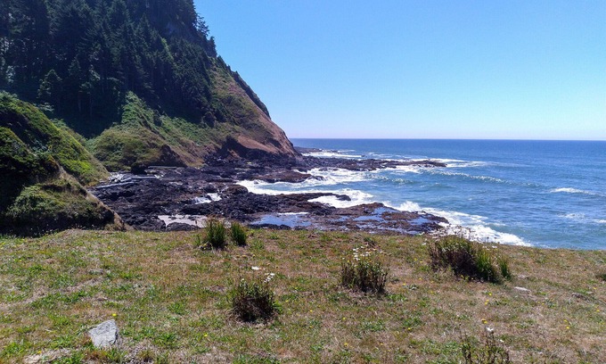 Yachats Casa | Ocean Front with Spectacular Ocean Views! Fireplace! Dog Friendly!