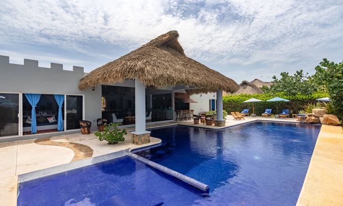 Santa María Colotepec Villa | OCEAN FRONT WORLD-CLASS VILLA