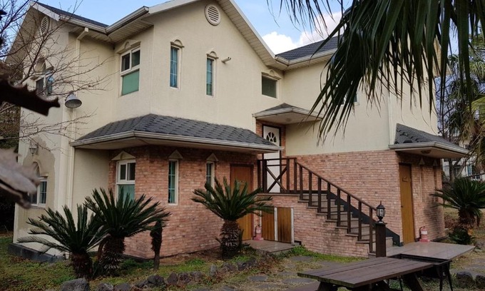 Aewol Casa | Ocean Garden Pension