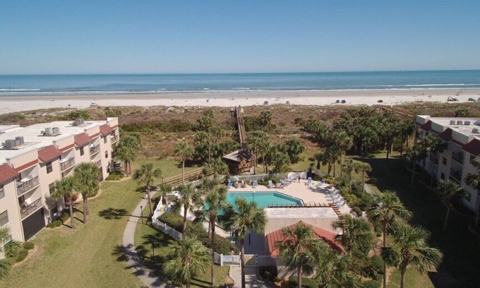 Butler Beach Condominio | Ocean Ge Club O25 2 Bedroom Condo by RedAwning