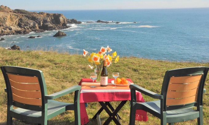 Timber Cove Casa | Ocean Hideaway: ¡tu retiro romántico y privado frente al mar! Wi-Fi gratis