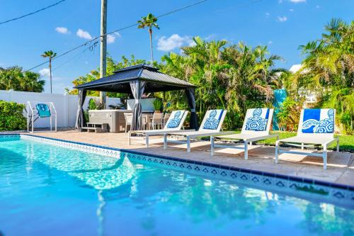 Harbor Heights Casa | Ocean house with Hot Tub and Heated pool ! Beach 1 minute walk !