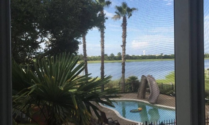 Ocean Isle Beach Casa | Ocean Isle Beach Waterfront home w/Pool & Elevator