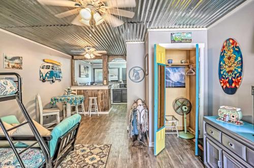 Ocean Isle Beach Apartamento | Ocean Isle Beach Studio 1 Mi to Downtown and Pier