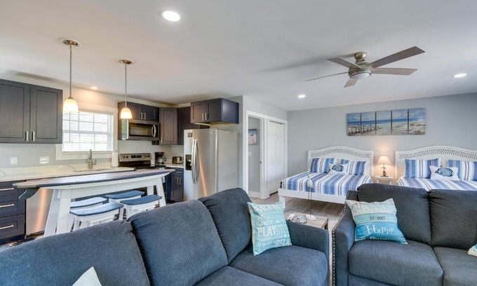 Ocean Isle Beach Apartamento | Ocean Isle Beach Vacation Rental about 1 Mi to Pier!