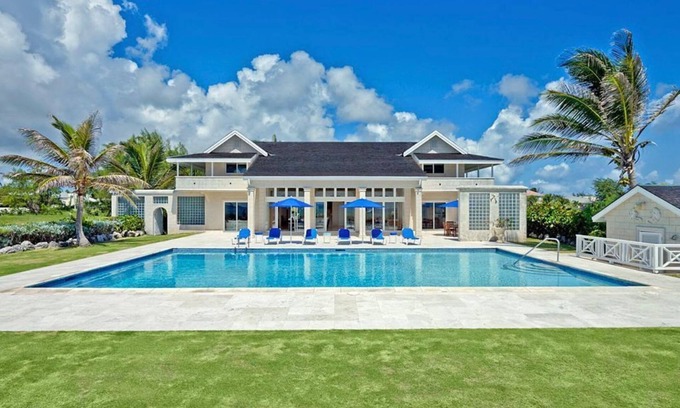 Long Bay Villa | Villa Ocean Mist de 4 habitaciones por ZenBreak