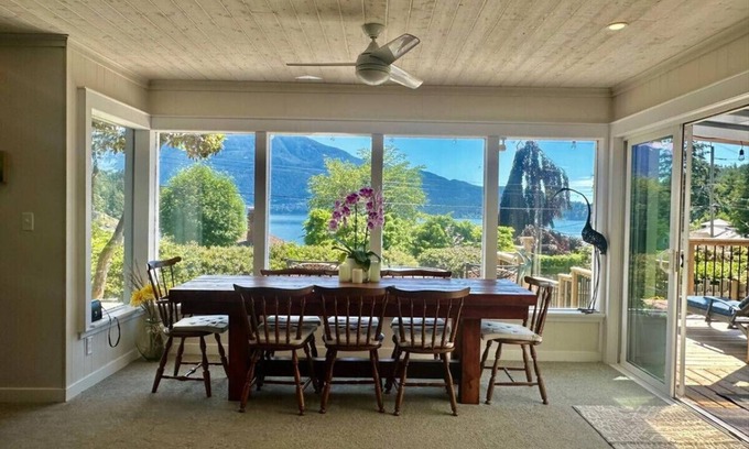 Bowen Island Casa | Ocean & Mountain View Captain's Cottage