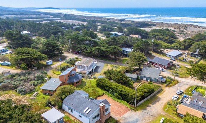 Salmon Creek Casa | Ocean Oasis:5Star!New Beach Retreat-Bodega Bay!Easy Walk to Beach!WiFi/Sauna!