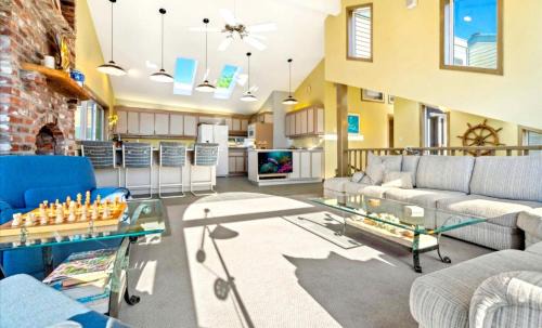 Salmon Creek Casa | Ocean Oasis - Views Sauna Walk to beach