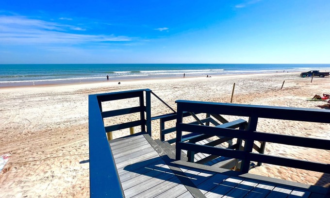 Ormond Beach Apartamento | Ocean Overlook - Sea View at Symphony Beach Club