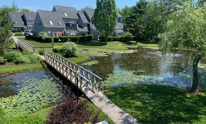 Ocean Park Casa | Ocean Park Meadows A/C, pickleball,pool,2 bed/2 bath/2 Flr condo-close to beach.