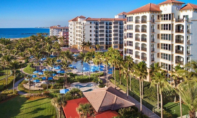 Palm Beach Shores Hotel | Estudio Ocean Pointe: ¡Tres increíbles piscinas en este impresionante resort!