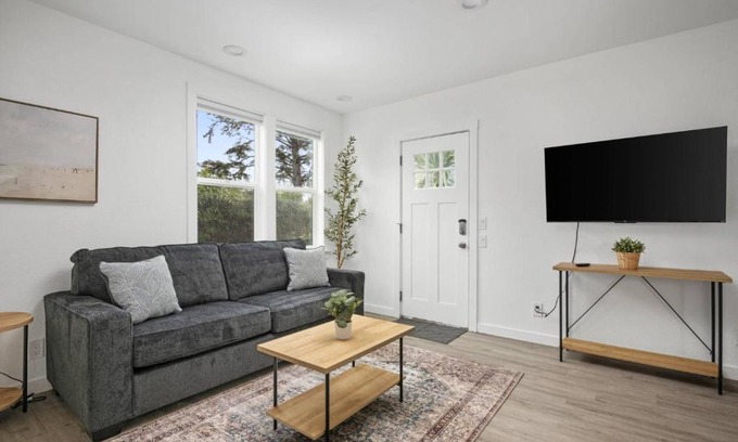 Rockaway Beach Casa | Ocean Rogue Inn Unit 8