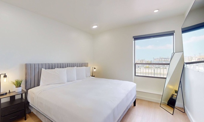 North End Condominio | Ocean's Edge: 2BR/2BA Beach Block Condo w/ POOL