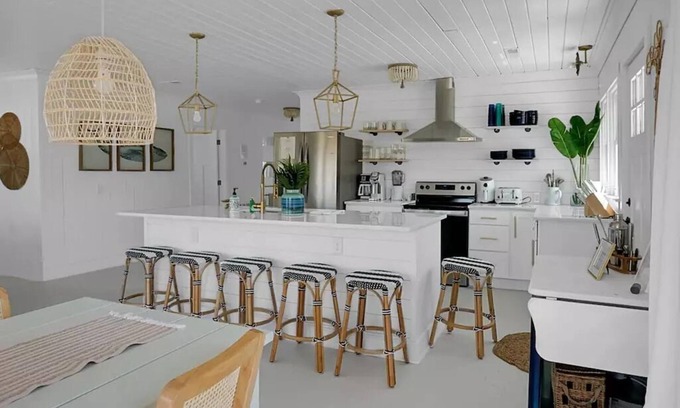 Edisto Island Cabaña | Ocean's Eleven Edisto - Cozy Cottage 1 block from the beach!