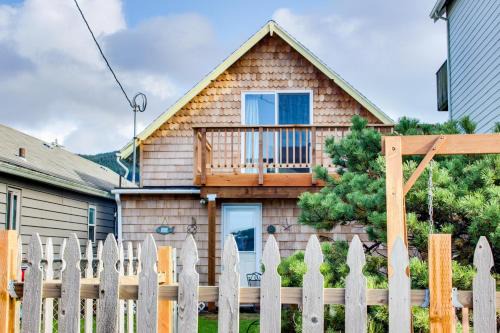 Rockaway Beach Casa | Ocean Shells Cottage