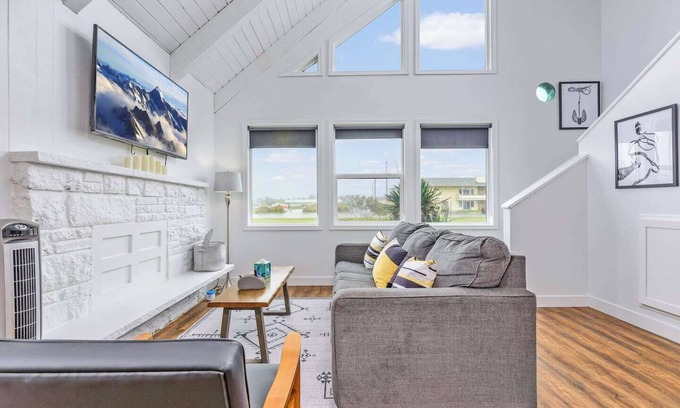 Ocean Shores Chalet De Esquí | Ocean Shores cozy chalet located within steps from the beach