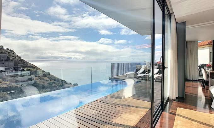 Sao Goncalo Casa | Ocean Sight by LovelyStay