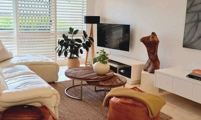 Peregian Beach Casa | Ocean Sounds Townhouse w/ pool 3 min walk to beach