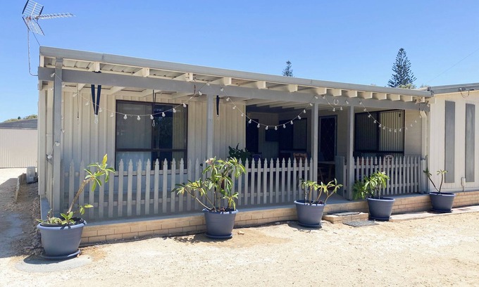Lancelin Casa | Ocean Spray is a unique & cosy Lancelin beach home
