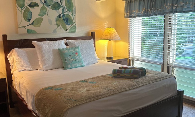 Bayview Condominio | Ocean view 1-bedroom condo with pools, spa, walk to Poipu Beach and restaurants