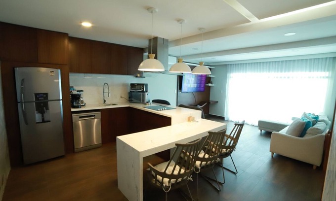 Punta Cancún Apartamento | Ocean View 2BR Apartment in Cancun Hotel Zone – Prime Location!